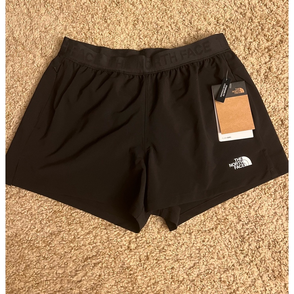 NWT The North Face Flash Dry Shorts, Size S